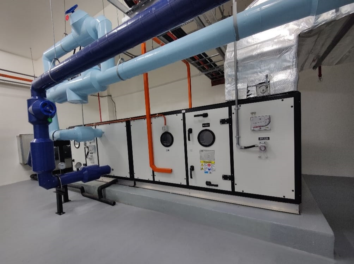 AHU33